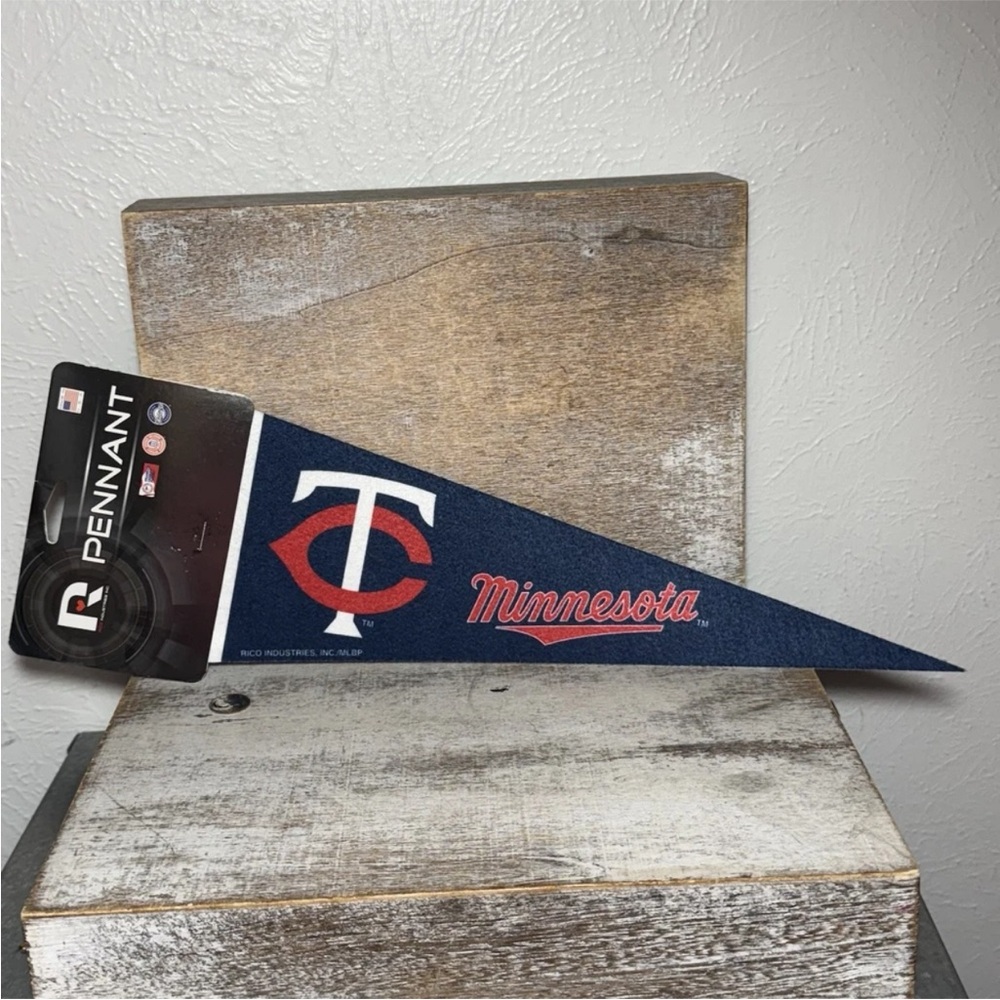 Rico Industries Inc MLB MINNESOTA TWINS Pennant Major League Baseball 14" New